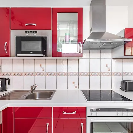 Billys Zentrum, Renoviert, Garage, Netflix