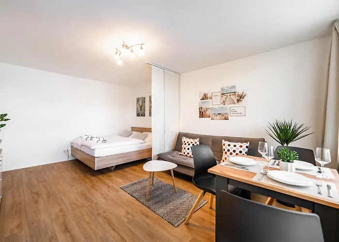 Billys Zentrum, Renoviert, Garage, Netflix Appartement *